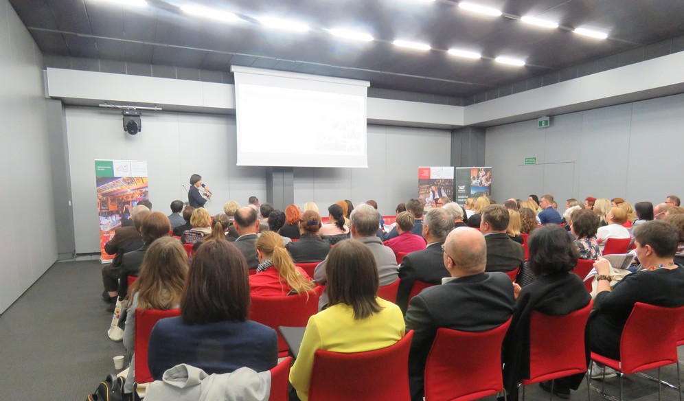 Omawiane podczas panelu zagadnienia były połączeniem dawki teorii z praktycznymi przykładami dopasowanymi do realiów turystyki wiejskiej Omawiane podczas panelu zagadnienia były połączeniem dawki teorii z praktycznymi przykładami dopasowanymi do realiów turystyki wiejskiej