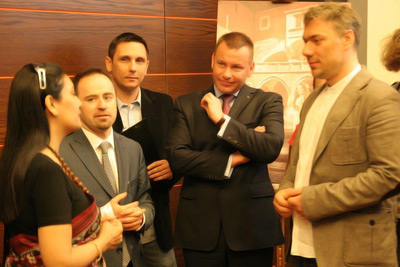 W nieformalnej, przyjacielskiej rozmowie … Więcej 1.Indie1-400