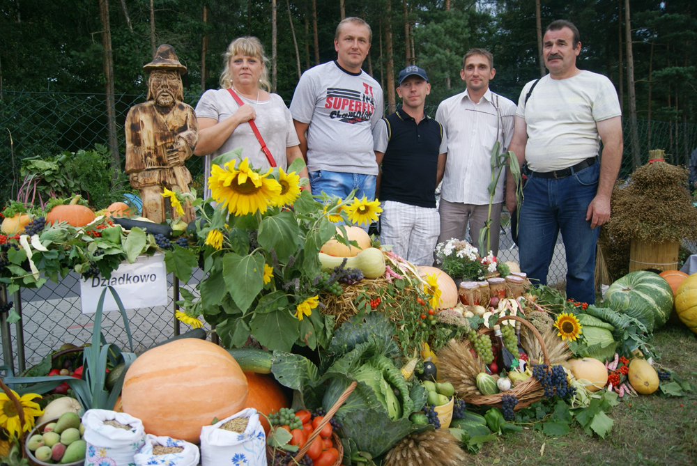 Mieszkańcy Dziadkowa znaleźli turystyczny pomysł … Więcej 1.-Wies-lesnych-dziadow