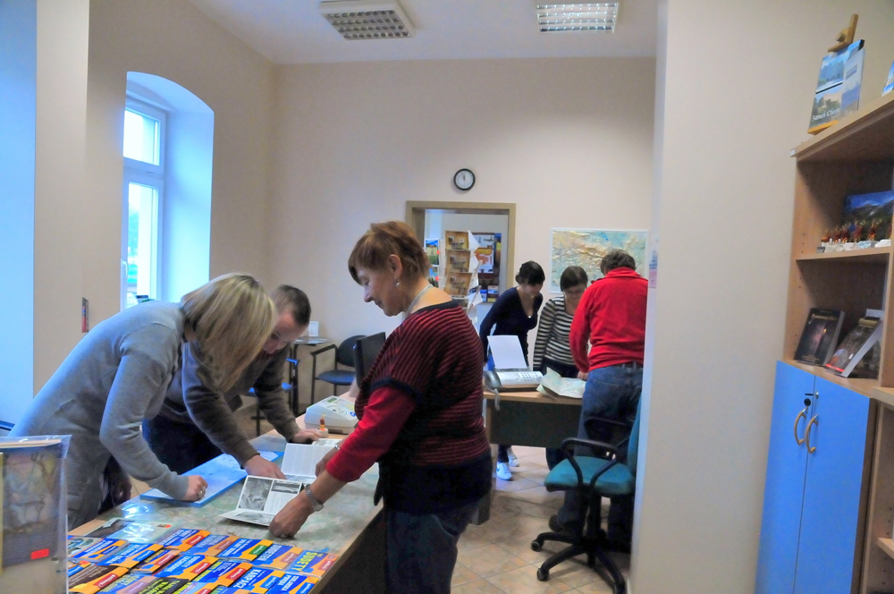 CITiK przy ul. Bankowej 27 … Więcej Interesantami Centrum Informacji Turystycznej i Kulturalnej są turyści zagraniczni, jak również coraz częściej mieszkańcy miasta