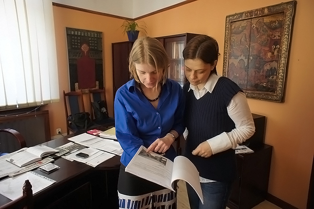 Katarzyna Kamińska i Anna Smolarkiewicz … Więcej Katarzyna Kamińska, dyrektor CIM Wydawnictwa Miejskiego „Posnania” (z lewej) z nową kierowniczka CIM Anną Smolarkiewicz planują zagospodarowanie wnętrza obiektu w nowym terminalu