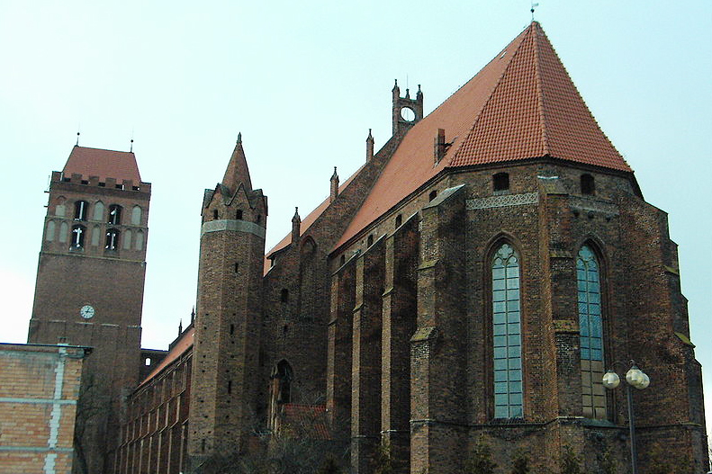 Katedra w Kwidzynie … Więcej Katedra św. Jana Ewangelisty w Kwidzynie. Pochowano tu m.in. biskupów pomezańskich, wielkich mistrzów krzyżackich Wernera von Orseln (1330) i Ludolfa Königa (1348), bł. Dorotę z Mątowów (1394), jej spowiednika i wybitnego teologa Jana z Kwidzyna oraz Ottona Friedricha von Groeben, pierwszego pruskiego eksploratora Afryki.