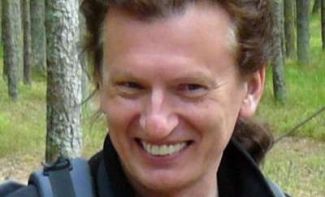 Marian Jurak … Więcej Marian Jurak, olsztyniak z urodzenia, hobby od najmłodszych lat - Olsztyn i Warmia i Mazury. Honorowy Obywatel Fromborka. Przez 25 lat nauczyciel angielskiego w III LO w Olsztynie. Od 1974 roku przewodnik turystyczny i pilot wycieczek. Prezes (społecznie) Oddziału Warmińsko-Mazurskiego PTTK w Olsztynie