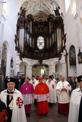 Katedra Zamku w Gdańsku-Oliwie … Więcej Wielkie oliwskie organy grają turystom i uświetniają wielkie uroczystości. Na zdjęciu: inwestytura zakonu rycerskiego bożogrobców 11 czerwca br. z udziałem m.in. prymasa Polski seniora kard. Józefa Glempa/ fot. Marek Perzyński
