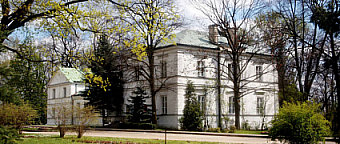 W ramach realizacji projektu zostanie przeprowadzony generalny remont pałacu Pułaskich - siedziby Muzeum im. Kazimierza Pułaskiego wraz z przystosowaniem budynku dla osób niepełnosprawnych