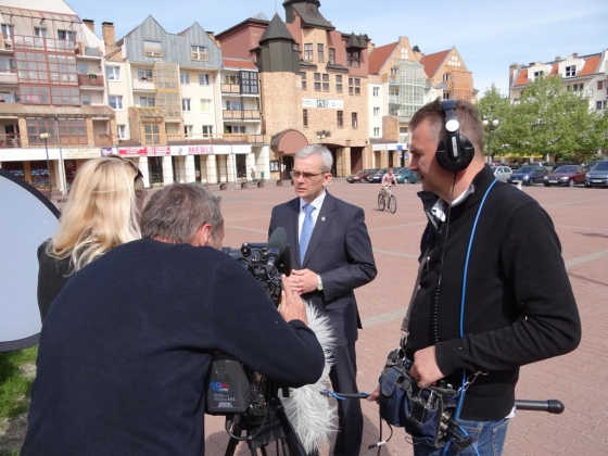 Film „EKO Puszcza Zielonka” … Więcej 8 i 15 czerwca o godz. 19.25 na antenie telewizji regionalnej TVP3 (oddział Poznań) wyemitowano 12-minutowy film „EKO Puszcza Zielonka” w bardzo ciekawy sposób opowiadający m.in. o walorach przyrodniczych i turystycznych Parku Krajobrazowego „Puszcza Zielonka’. Film dofinansowany został ze środków Unii Europejskiej w ramach programu Infrastruktura i Środowisko