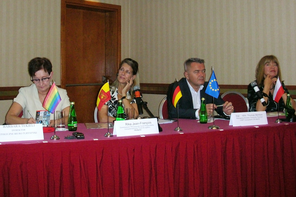 Konferencja w warszawskim hotelu Marriott Airport… Więcej Konferencja w warszawskim hotelu Marriott Airport. Od lewej Barbara Tekieli, dyrektor Stołecznego Biura Turystyki; Rika Jean Francois z ITB Berlin; Thomas Bömkes, konsultant targów ITB w dziedzinie turystyki LGTB, dyrektor marketingu międzynarodowego portalu dla homoseksualistów TomOnTour.com oraz Irena Lewandowska, prezes Atlas Business Service