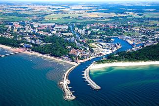 Kołobrzeg to leniwy klimat plażowania i wakacyjnego oderwania się od trudu dnia codziennego. Tu przyjeżdża się po zdrowie, wypoczynek i urodę Kołobrzeg to leniwy klimat plażowania i wakacyjnego oderwania się od trudu dnia codziennego. Tu przy