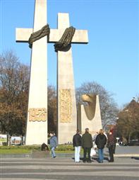 Poznańskie Krzyże na pl. Mickiewicza…Więcej »