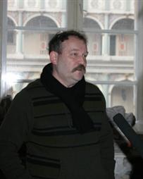 Krzysztof Piotr Tomczak, w tle ratusz…Więcej » Krzysztof Piotr Tomczak, w tle ratusz…Więcej »