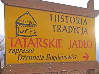 Na stoisku „Tatarskie jadło” z Kruszynian w Podlaskiem można było uzyskać informacje o atrakcjach  S