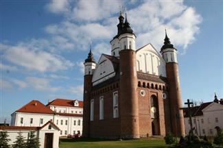 Gotycka cerkiew obronna w Supraślu, wybudowana w 1501 r. Gotycka cerkiew obronna w Supraślu, wybudowana w 1501 r.